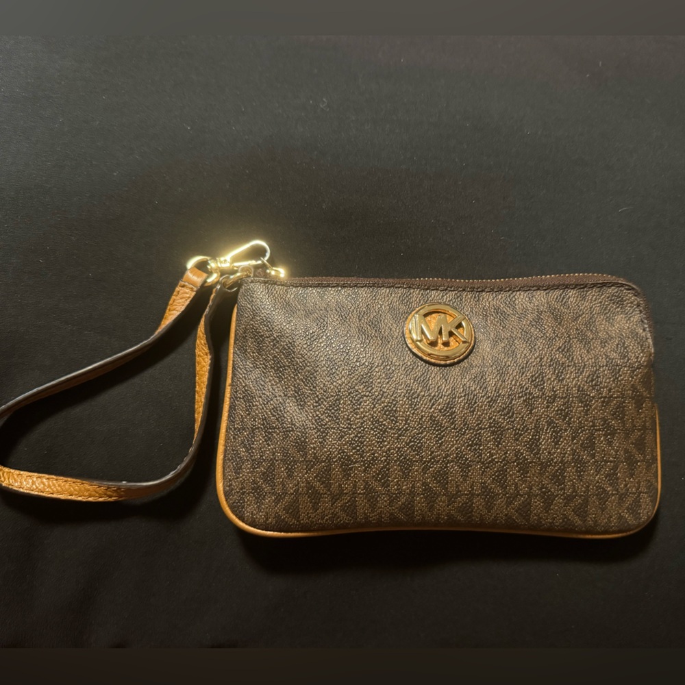 Michael Kors clutch wristlet - Picture 2 of 9